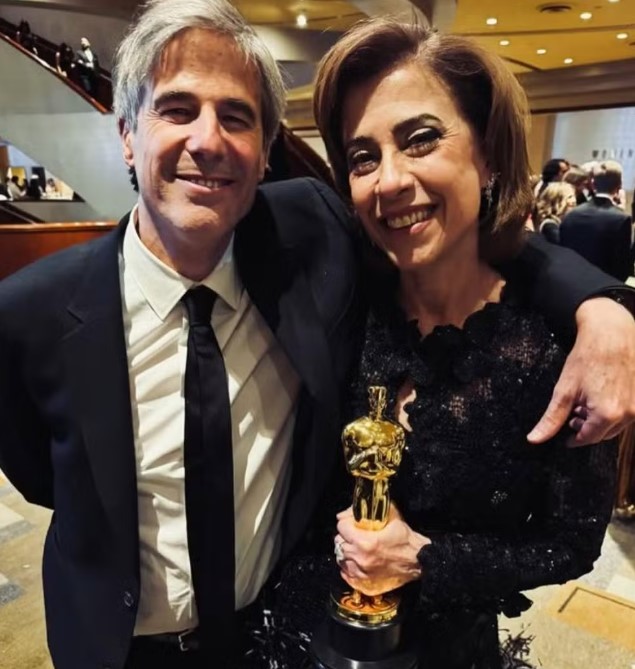 Ir para  <p>O cinema brasileiro fez hist&oacute;ria na noite de hoje (3) na 97&ordf; edi&ccedil;&atilde;o do Oscar, em Los Angeles, nos Estados Unidos.&nbsp;<em>Ainda Estou Aqui,</em>&nbsp;de Walter Salles, foi o...